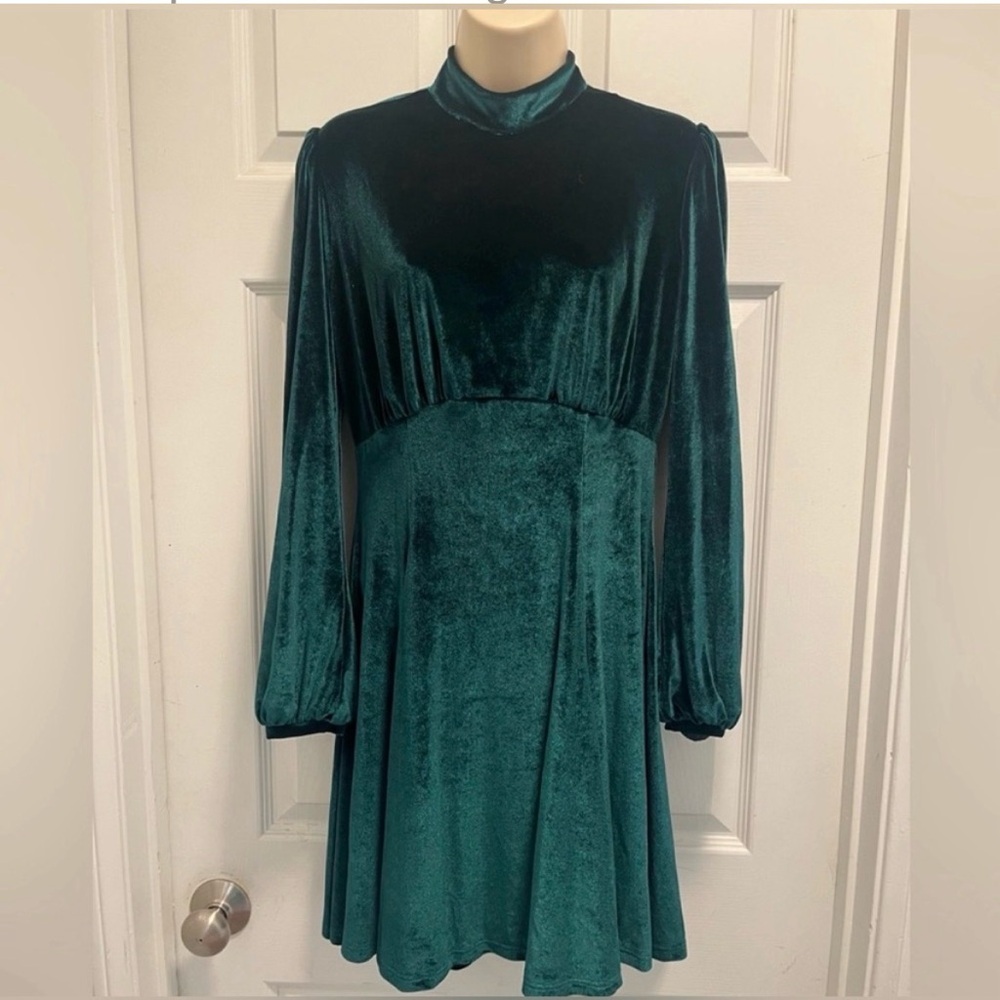 Pinup Couture Laura Byrnes Green Velvet Festive Mock Turtleneck Dress - M- NWT
